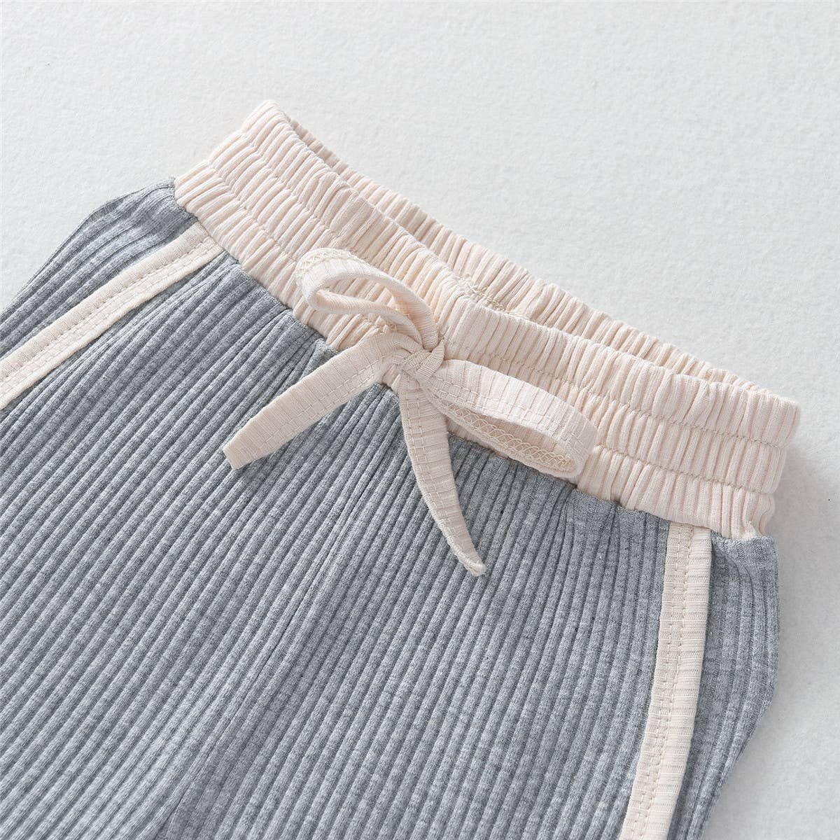 Contrast Binding Top & Shorts 2pcs Little Kid Outfit