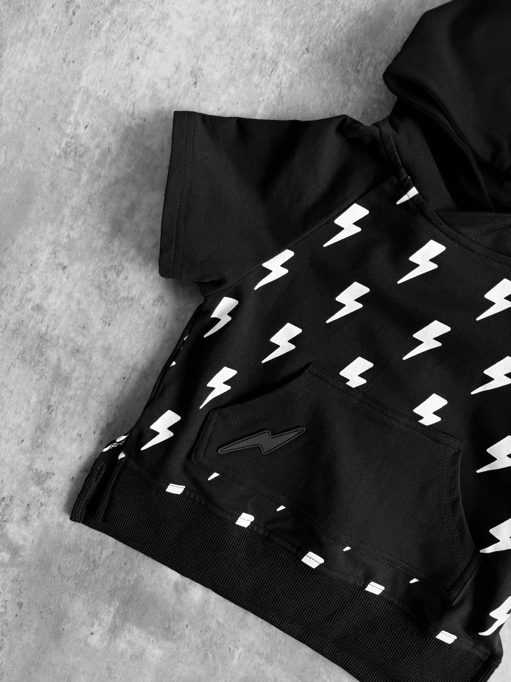 Short Sleeve Hoodie in Jagger